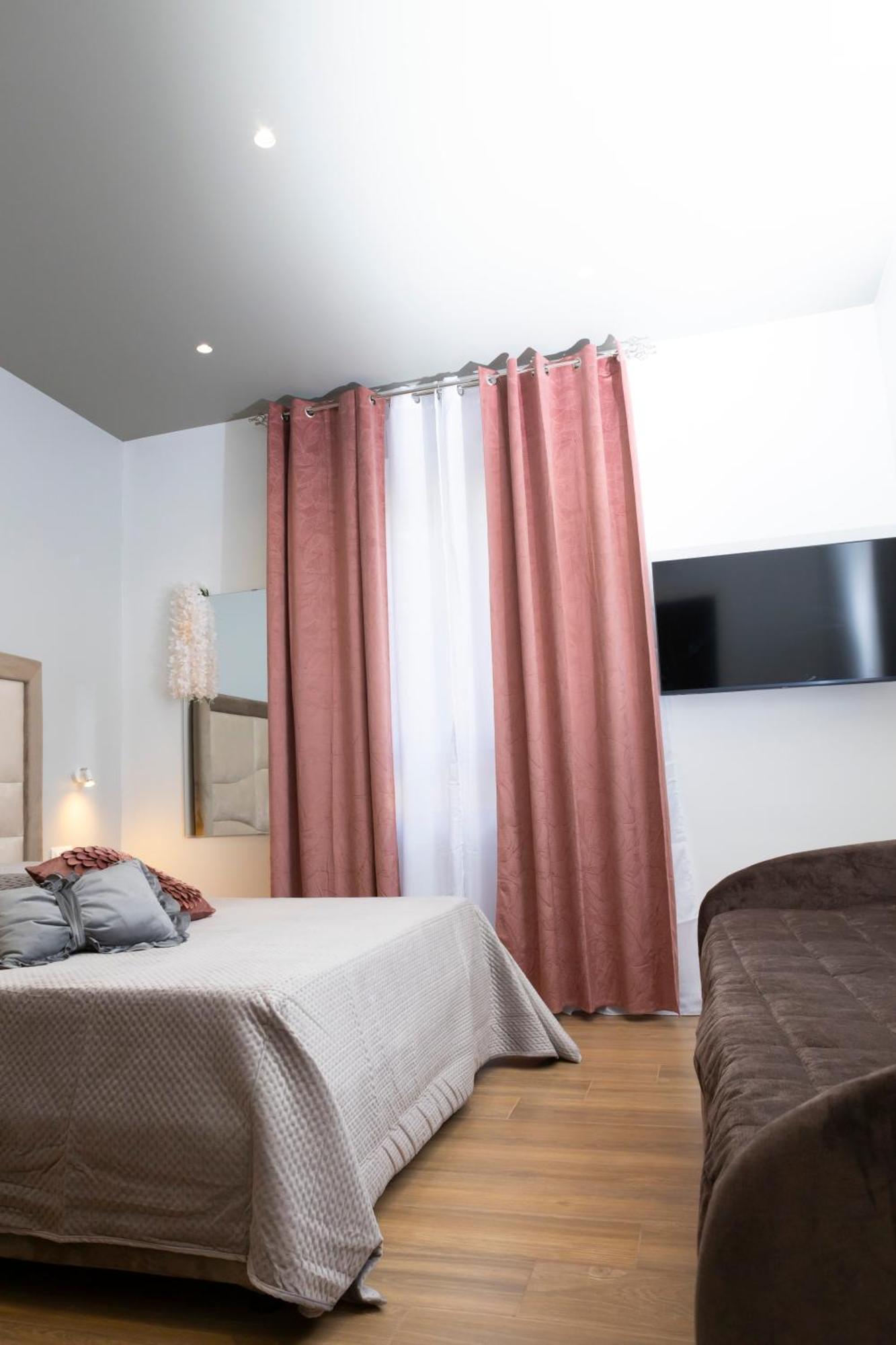 Alleria Rooms Napels Buitenkant foto