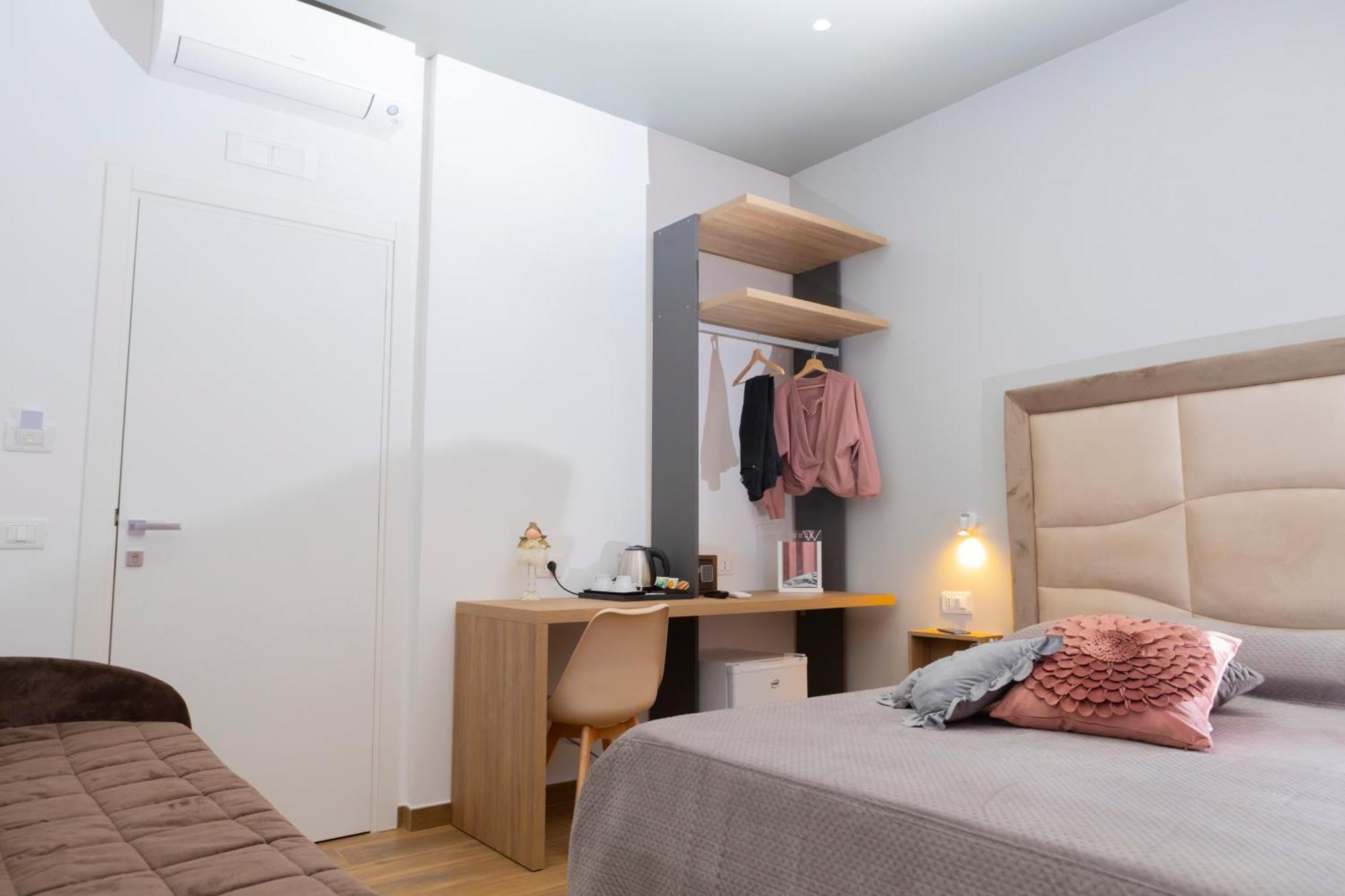 Alleria Rooms Napels Buitenkant foto