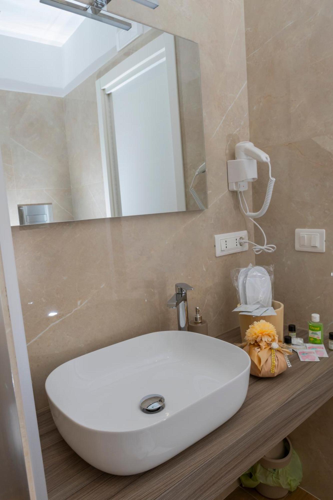 Alleria Rooms Napels Buitenkant foto