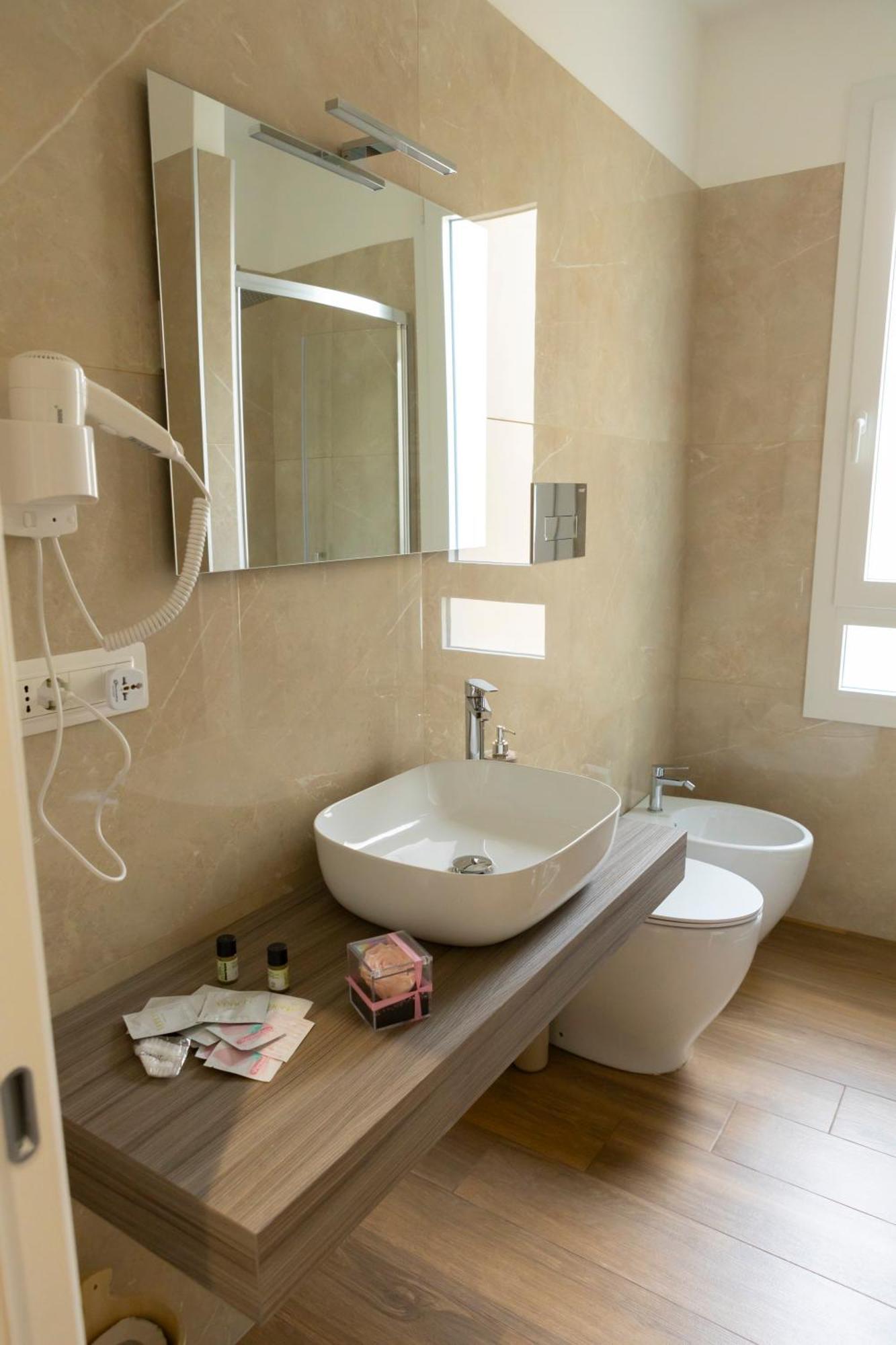 Alleria Rooms Napels Buitenkant foto