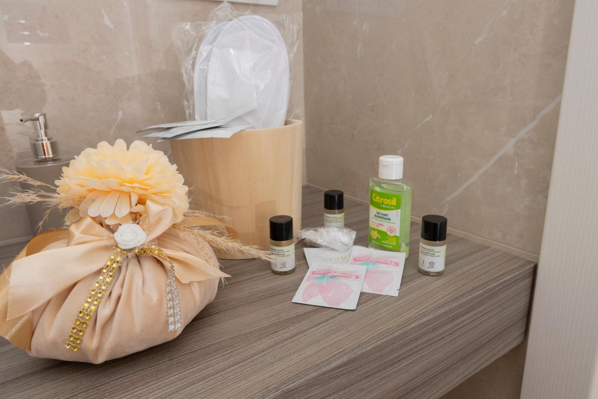 Alleria Rooms Napels Buitenkant foto