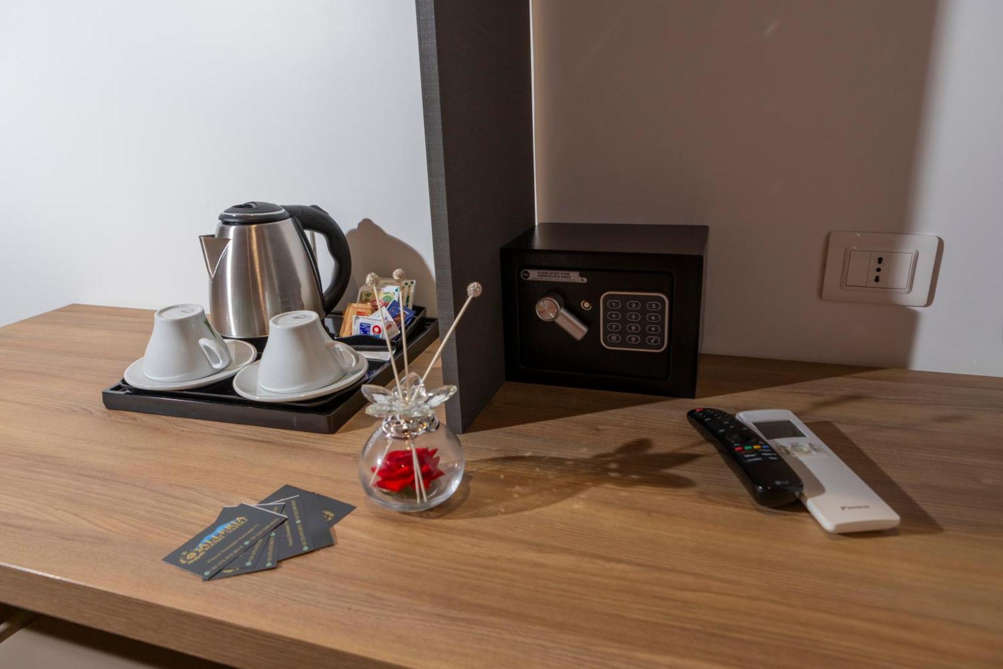 Alleria Rooms Napels Buitenkant foto
