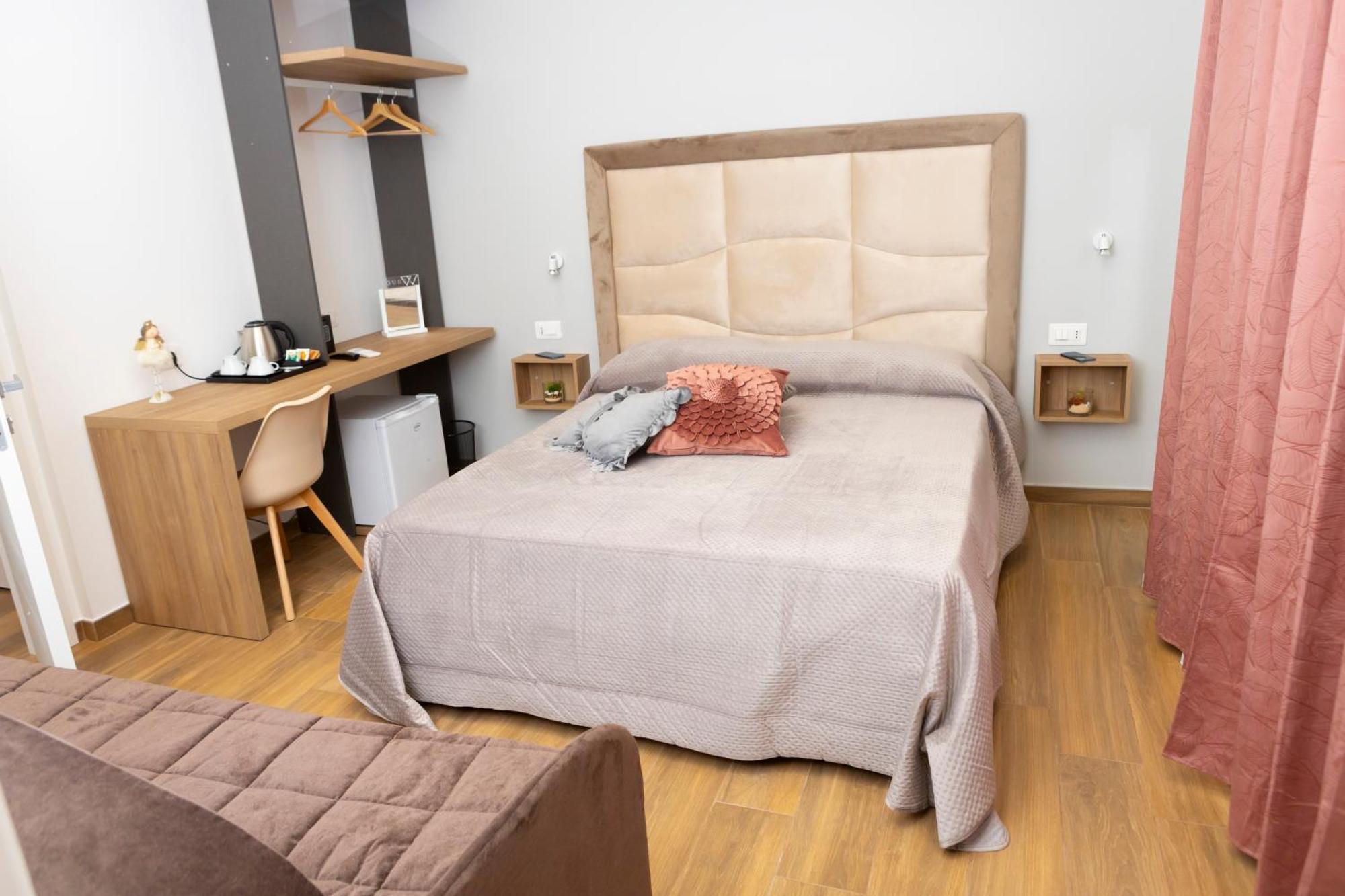 Alleria Rooms Napels Buitenkant foto