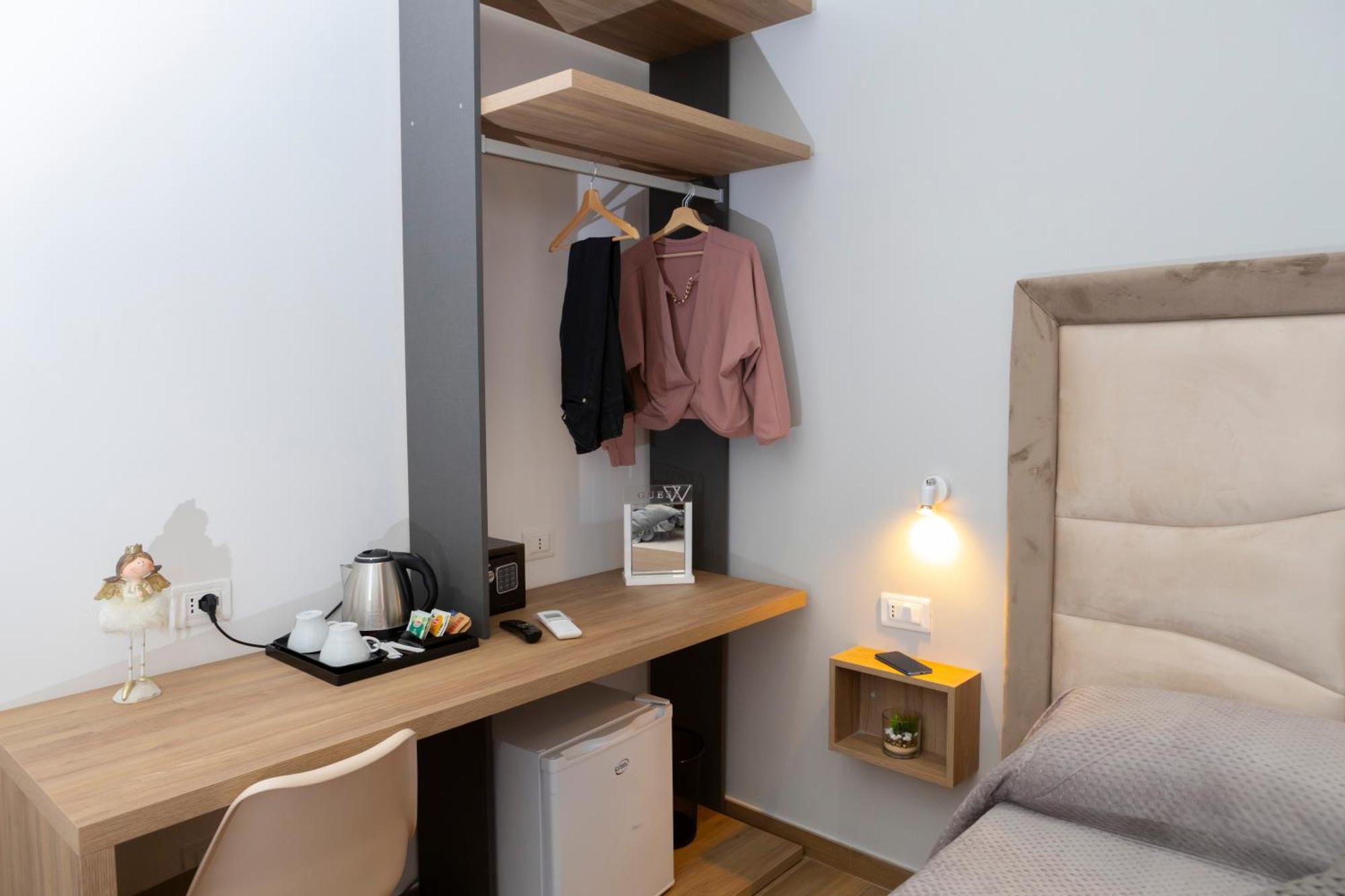 Alleria Rooms Napels Buitenkant foto