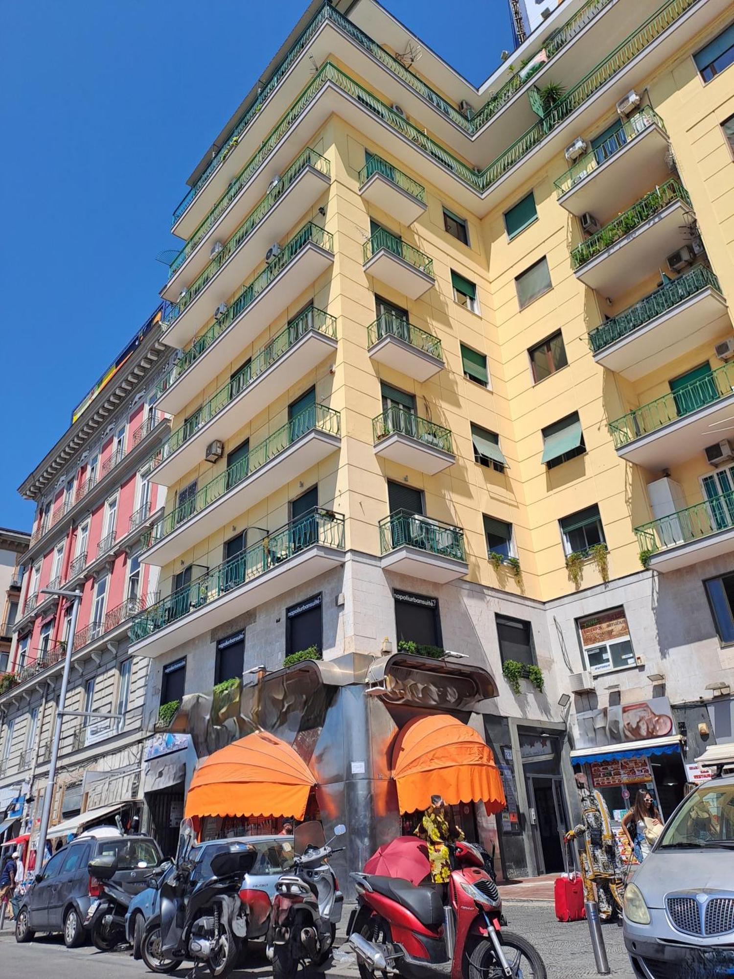 Alleria Rooms Napels Buitenkant foto